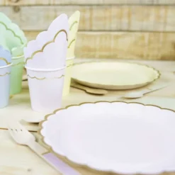 Discount Assiettes Festonn Es 23 Cm Pastel Assortis X 8 Pi Ces Theme Deco Pastel