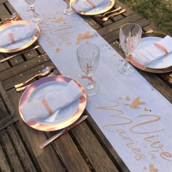 Badaboum Chemin De Table Lin Blanc Vive Les Mari S Rose Gold