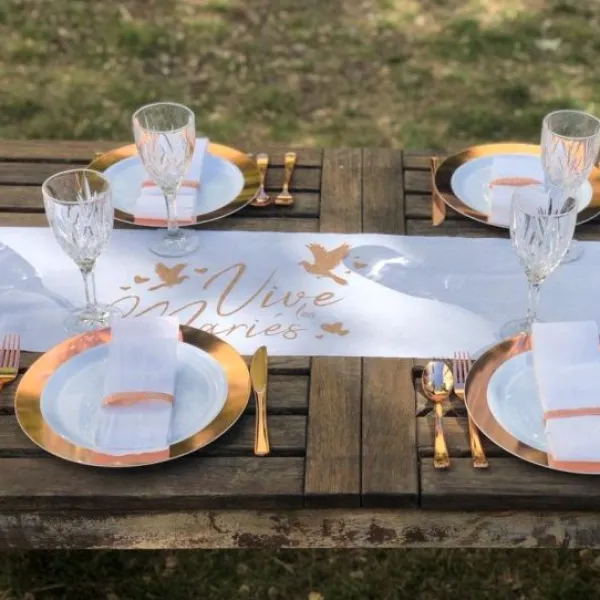 Badaboum Chemin De Table Lin Blanc Vive Les Mari S Rose Gold