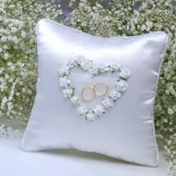 Badaboum Coussin Porte Alliance Avec Coeur En Raphia Blanc