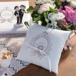 Badaboum Coussin Porte Alliance Just Married Rose Gold